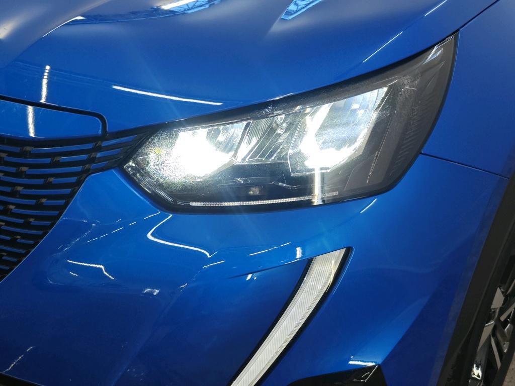 Photo 11 of Peugeot E-2008