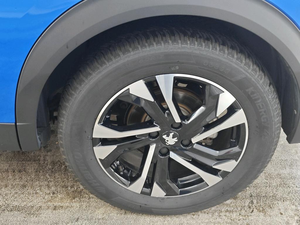 Photo 13 of Peugeot E-2008