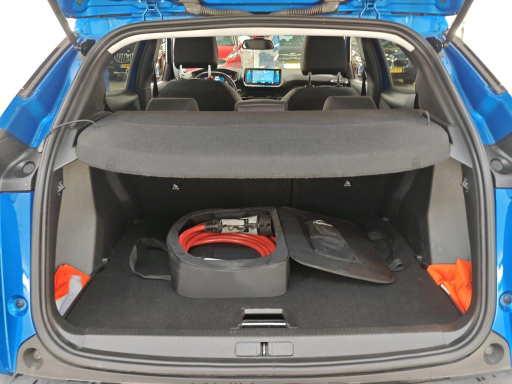 Photo 25 of Peugeot E-2008