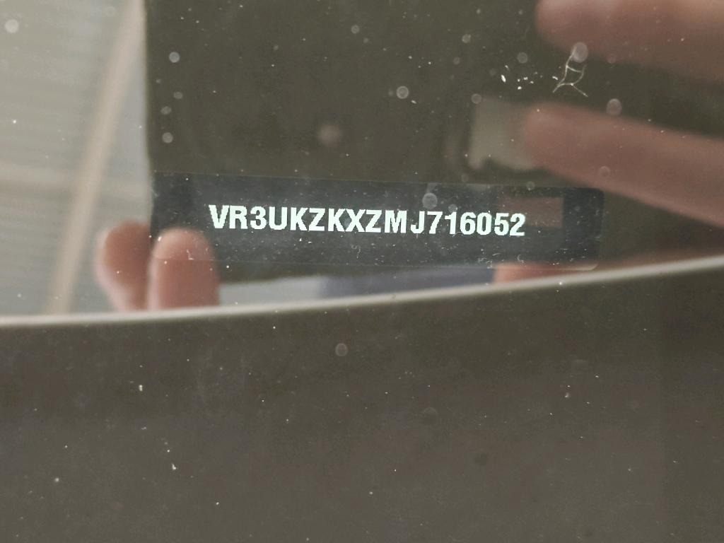 Foto 6 van Peugeot E-2008