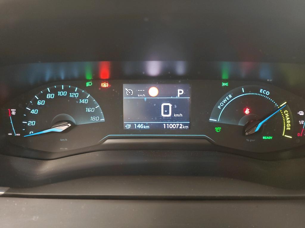 Foto 7 van Peugeot E-2008