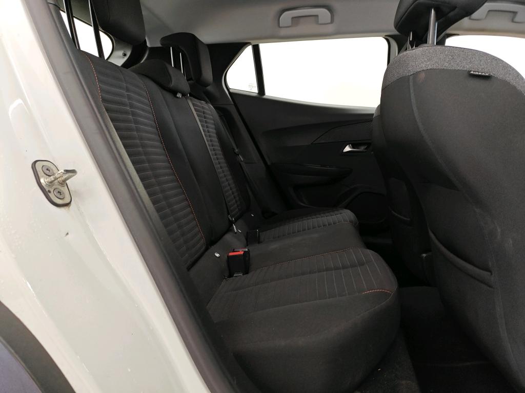 Foto 9 van Peugeot E-2008