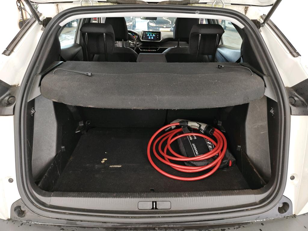 Foto 20 van Peugeot E-2008