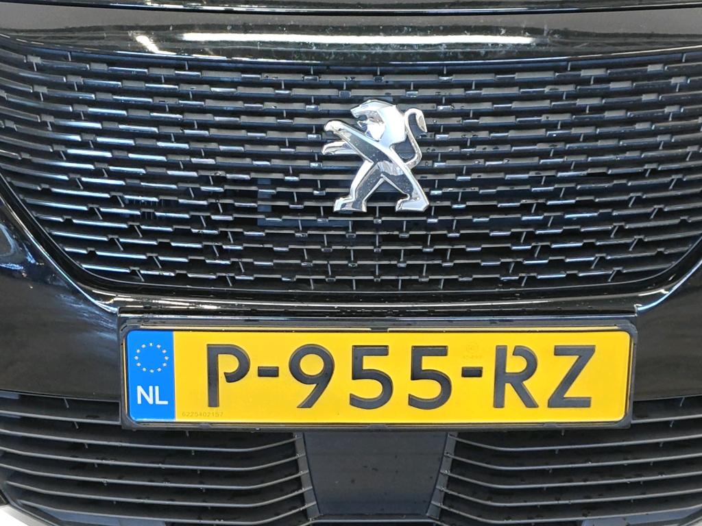Foto 6 van Peugeot E-2008