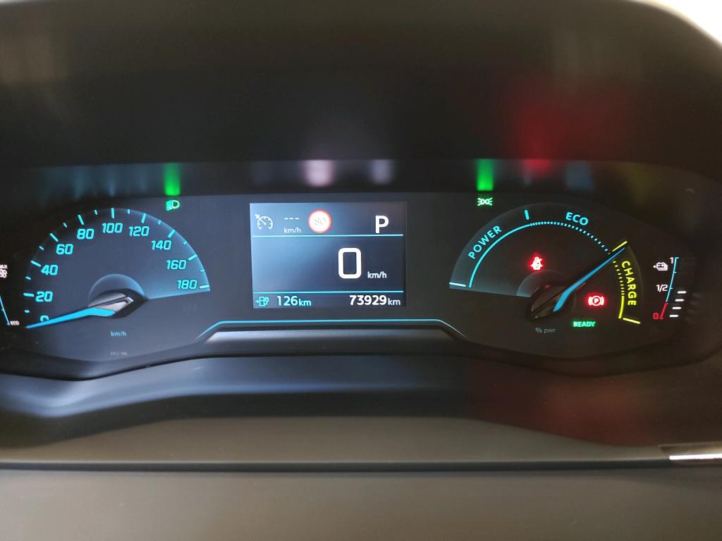 Foto 7 van Peugeot E-2008