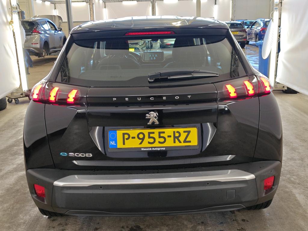 Foto 10 van Peugeot E-2008