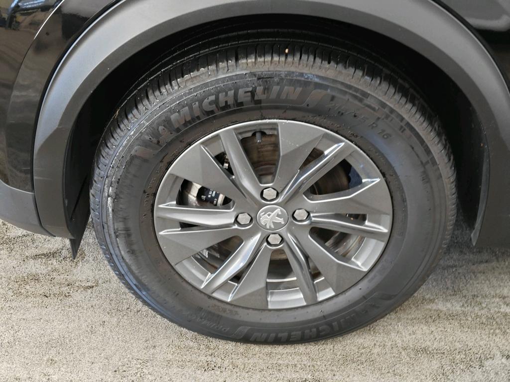 Foto 17 van Peugeot E-2008