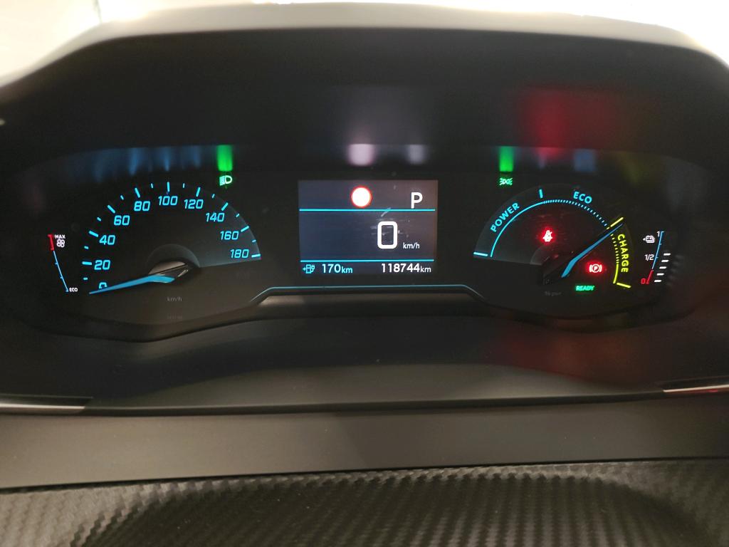 Foto 7 van Peugeot E-2008