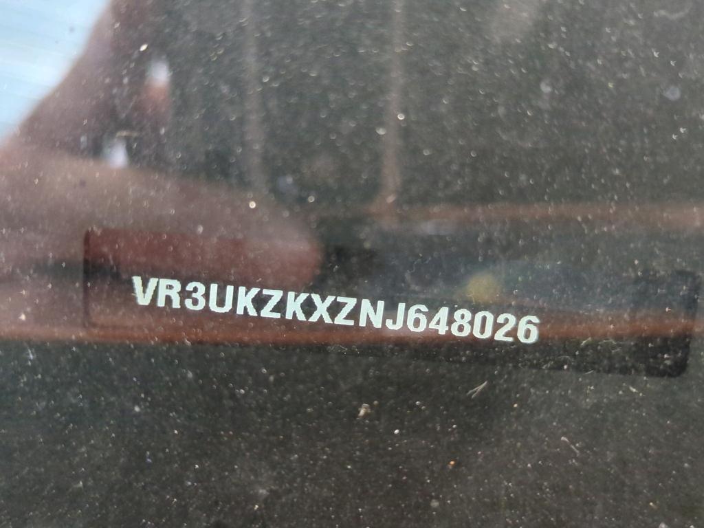 Foto 4 van Peugeot E-2008