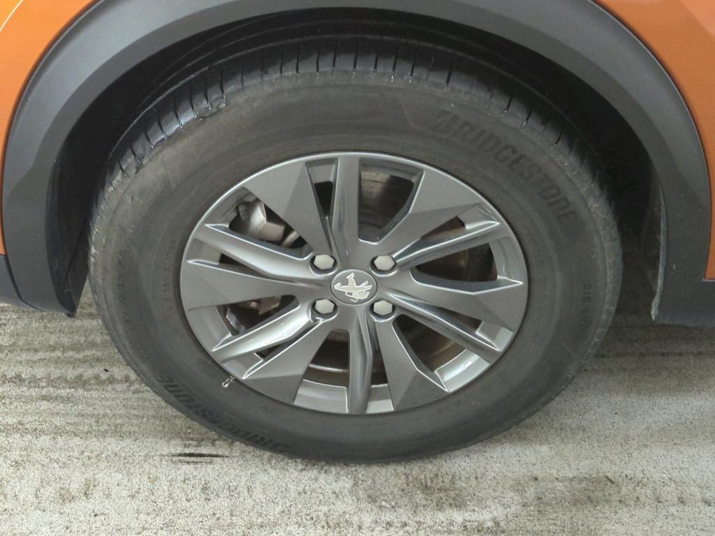 Foto 16 van Peugeot E-2008