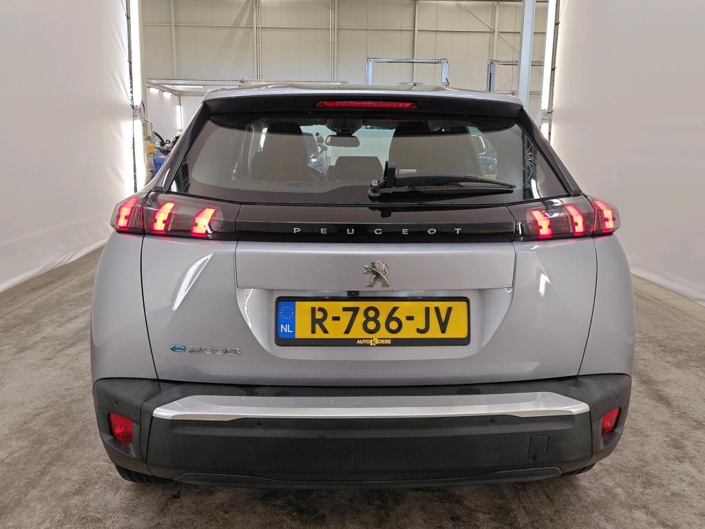 Foto 11 van Peugeot E-2008