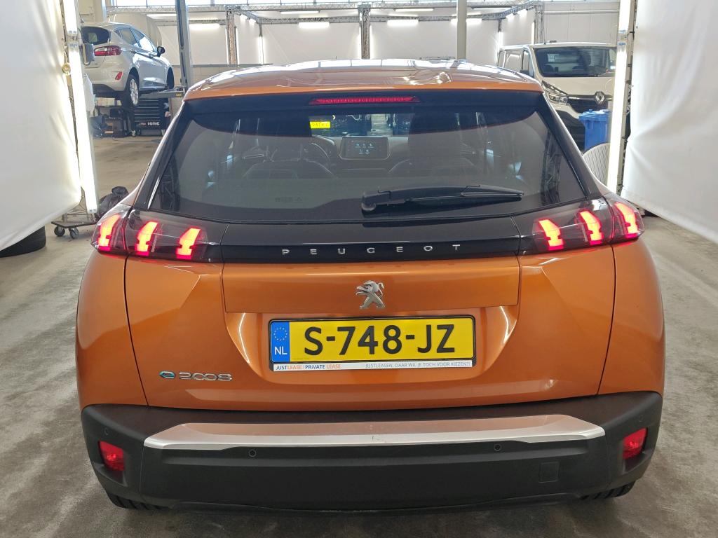 Foto 10 van Peugeot E-2008