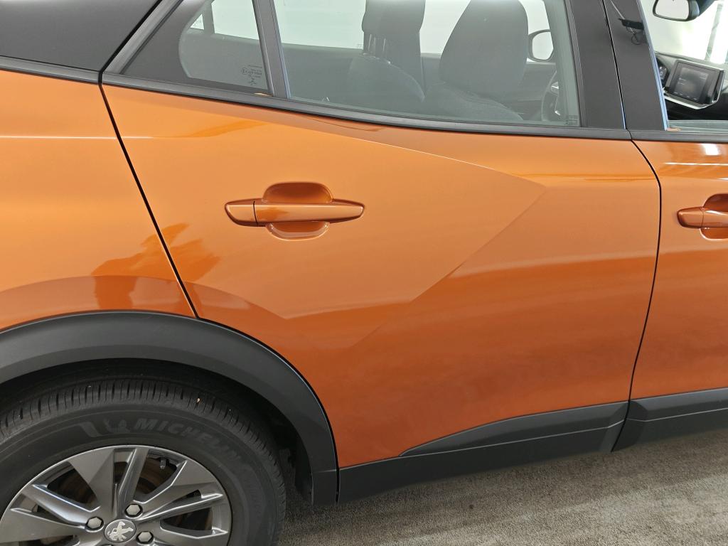 Foto 17 van Peugeot E-2008