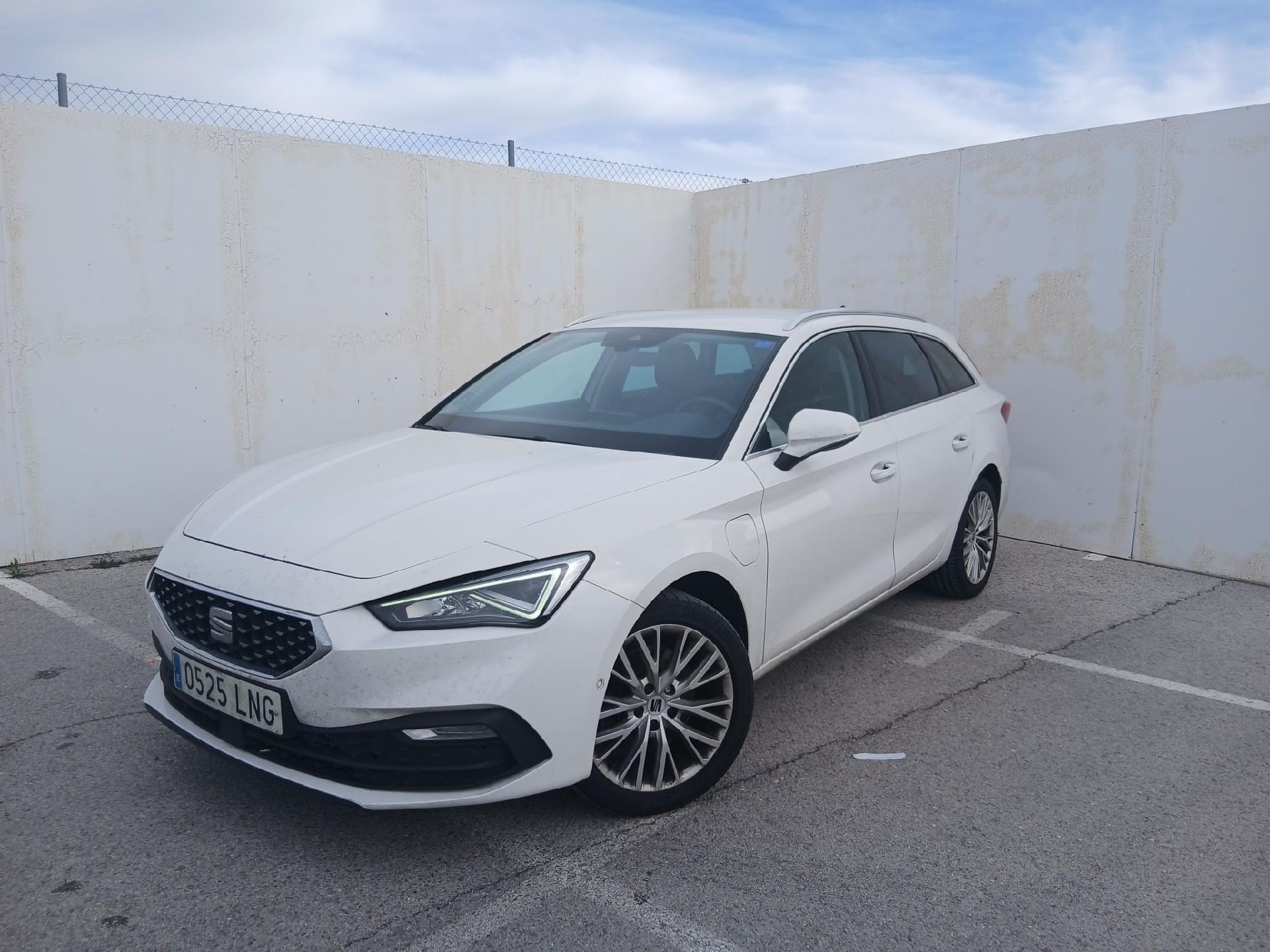 Seat LEON SEAT Nuevo León / 2020 / 5P / familiar SP 1.4 e-Hybrid DSG S&S Xcellence Go L