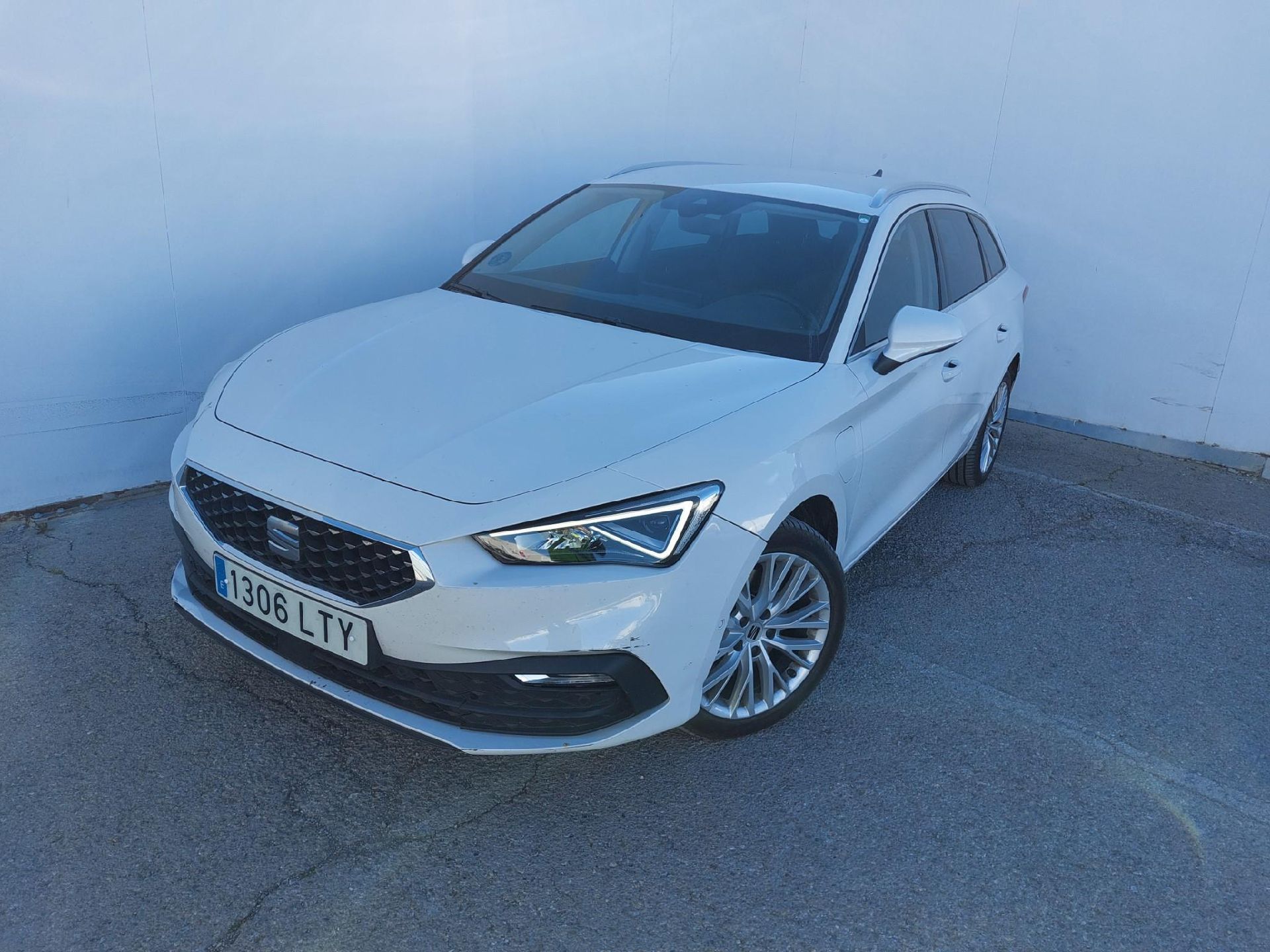 Seat LEON SEAT Nuevo León / 2020 / 5P / familiar SP 1.4 e-Hybrid DSG S&S Xcellence Go L