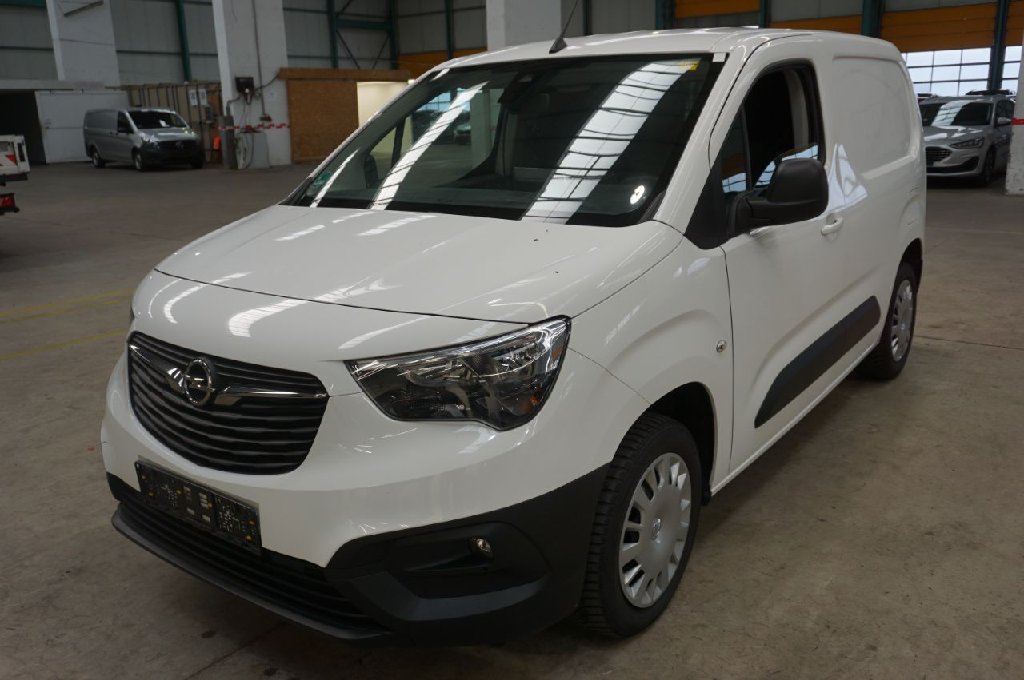 Opel Combo Combo E Cargo Edition 1.5 96KW MT6 E6d