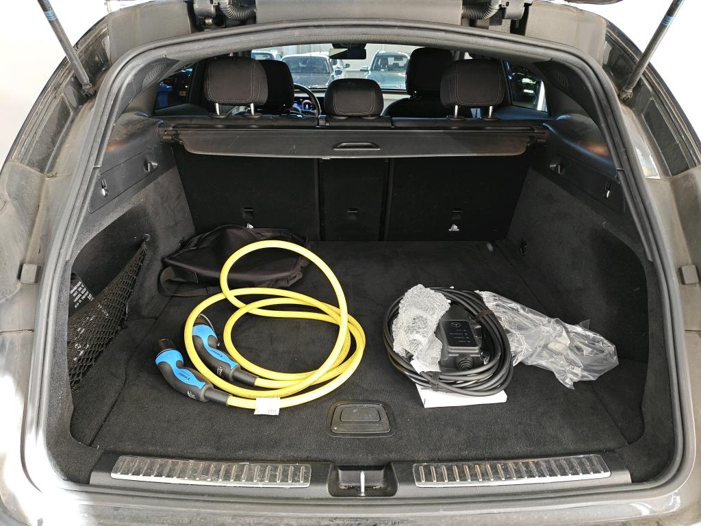 Photo 14 of Mercedes EQC