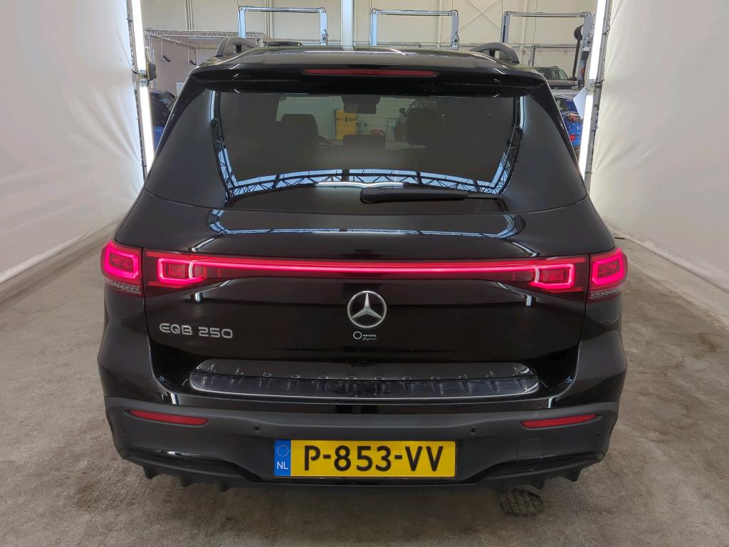 Foto 12 van Mercedes EQB