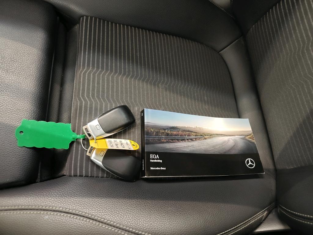 Foto 5 van Mercedes EQA