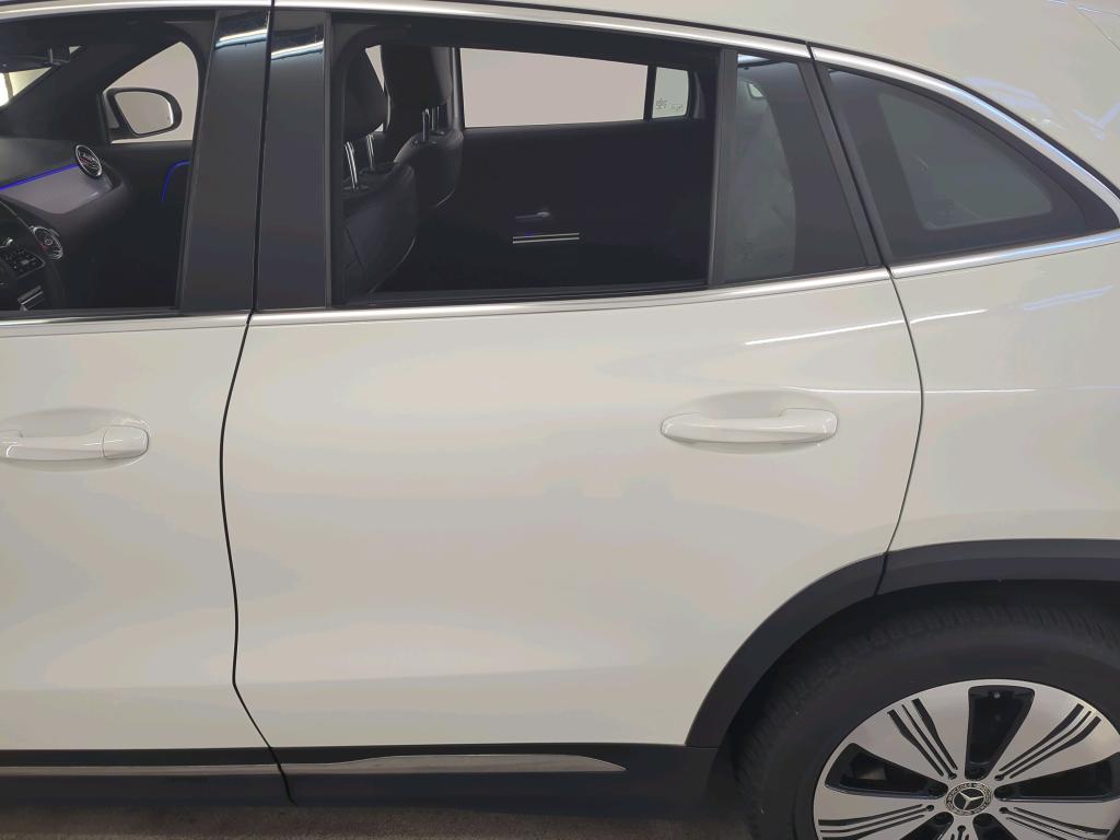 Foto 24 van Mercedes EQA