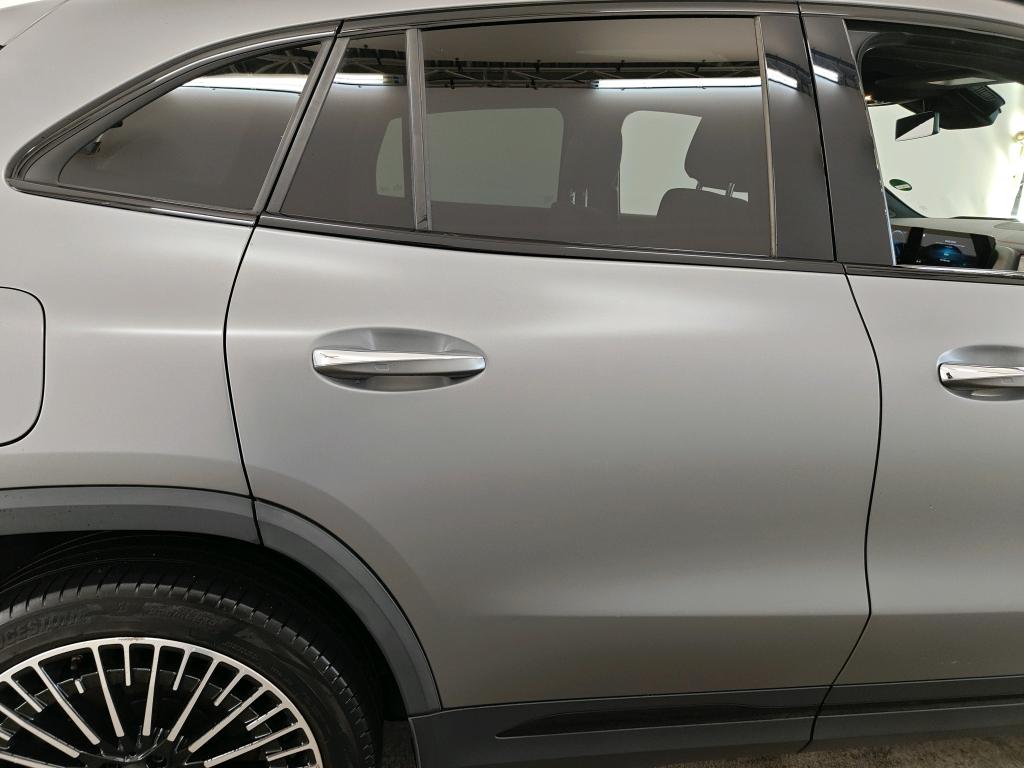 Photo 9 of Mercedes EQA