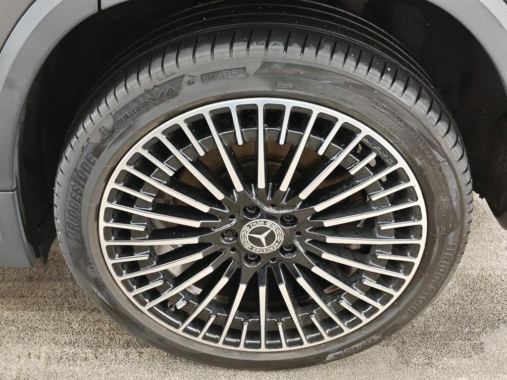 Photo 12 of Mercedes EQA