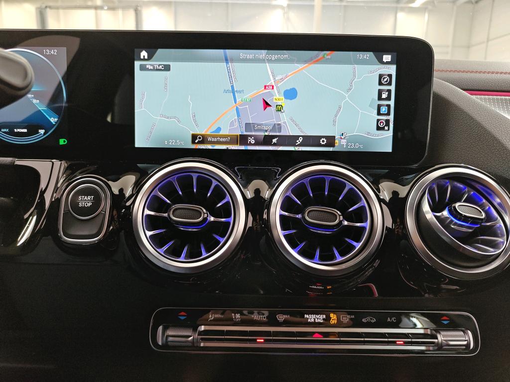 Photo 21 of Mercedes EQA
