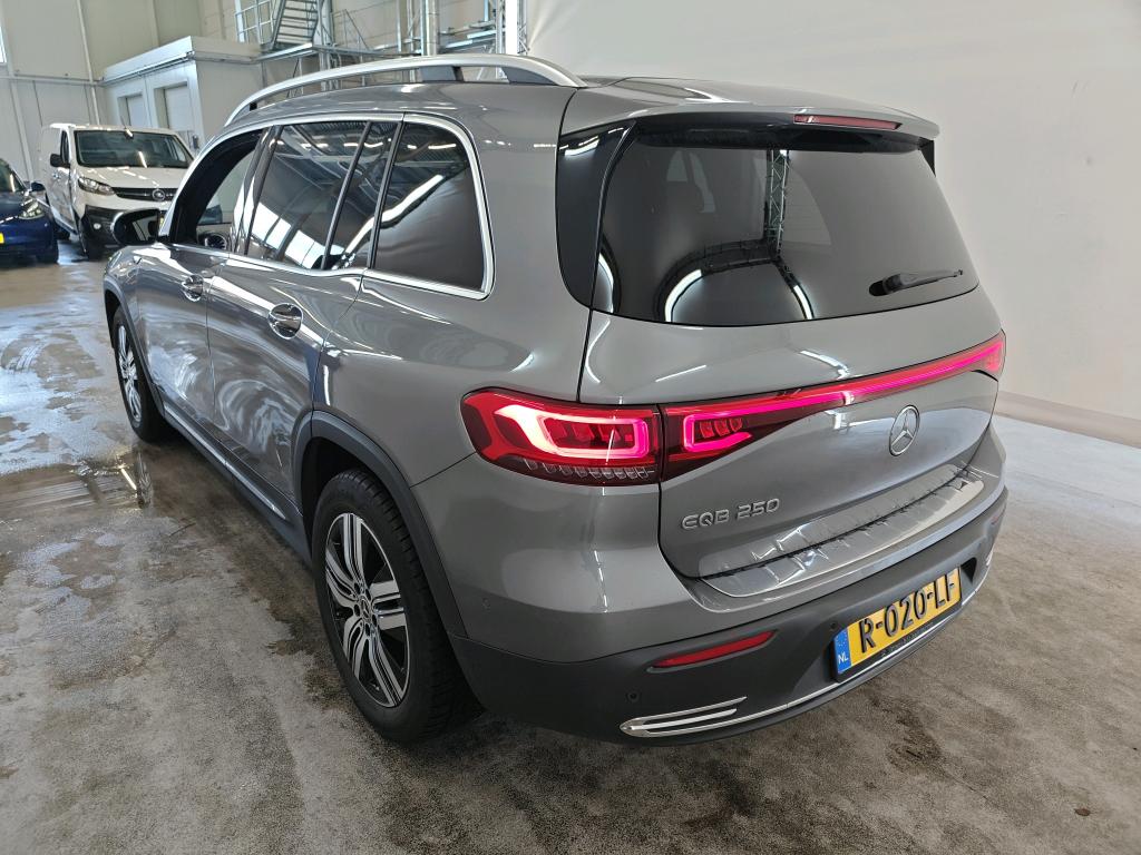 Foto 23 van Mercedes EQB