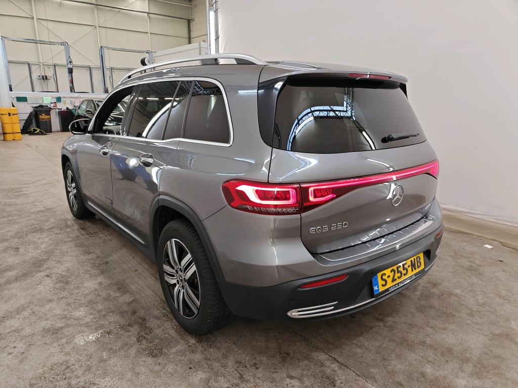 Foto 11 van Mercedes EQB