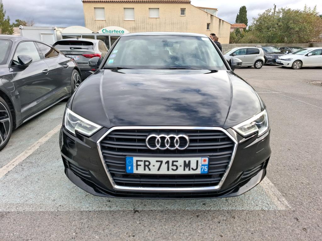 Thumbnail van AUDI A3 Sportback / 2016 / 5P / Berline 35 TFSI 150 COD S TRONIC BUSINESS LINE