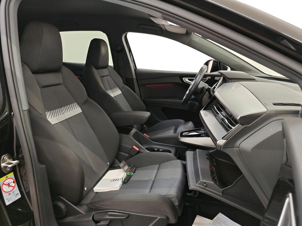 Photo 3 of Audi Q4 e-tron