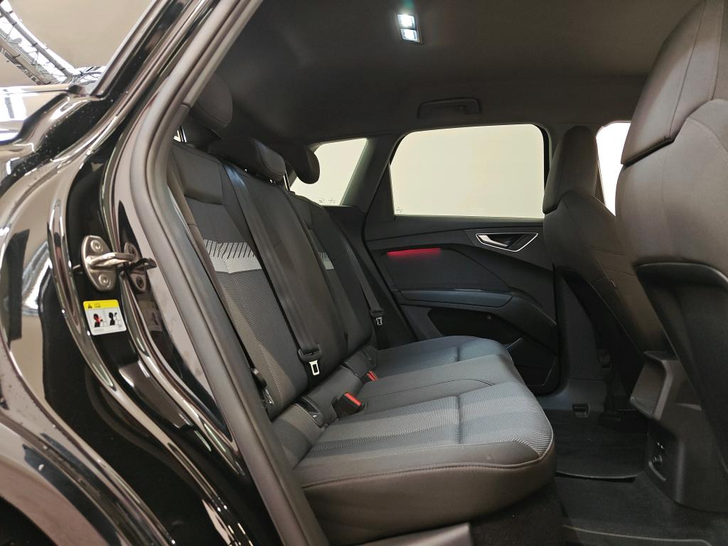 Photo 8 of Audi Q4 e-tron