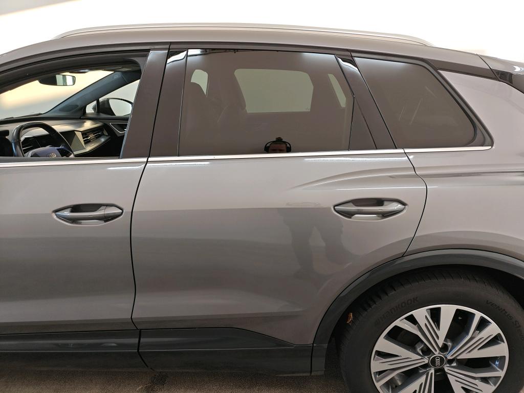 Photo 8 of Audi Q4 e-tron
