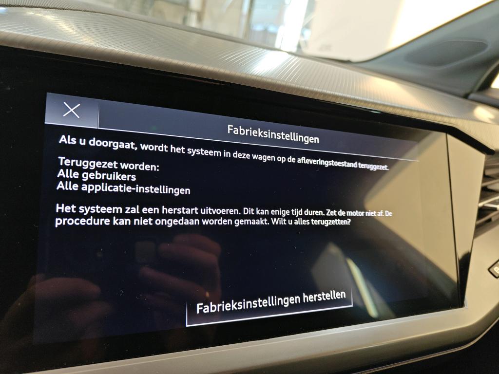 Photo 10 of Audi Q4 e-tron