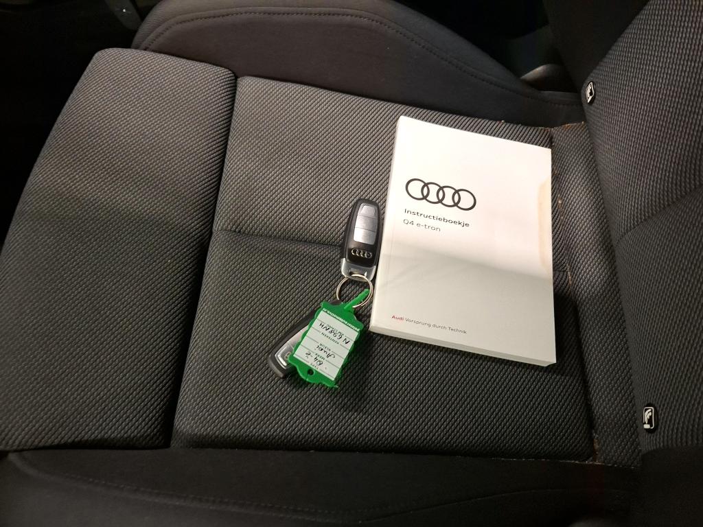 Photo 5 of Audi Q4 e-tron