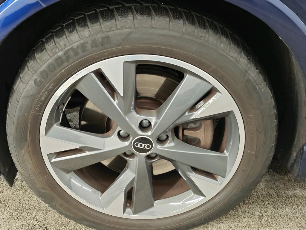 Photo 10 of Audi Q4 e-tron