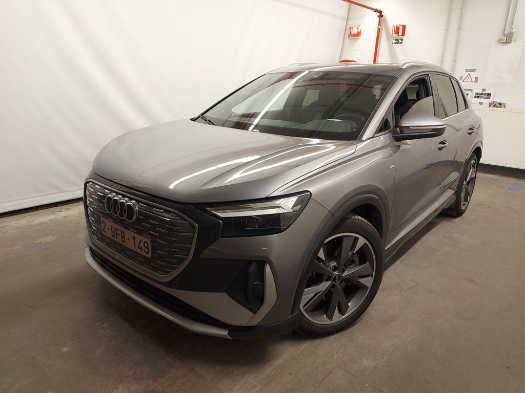 Audi e-tron Audi Q4 e-tron 40 e-tron S Line 5d