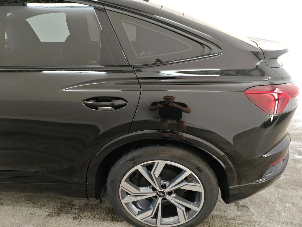 Foto 31 van Audi Q4 Sportback e-tron