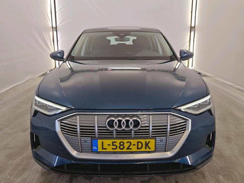 Foto 17 van Audi e-tron