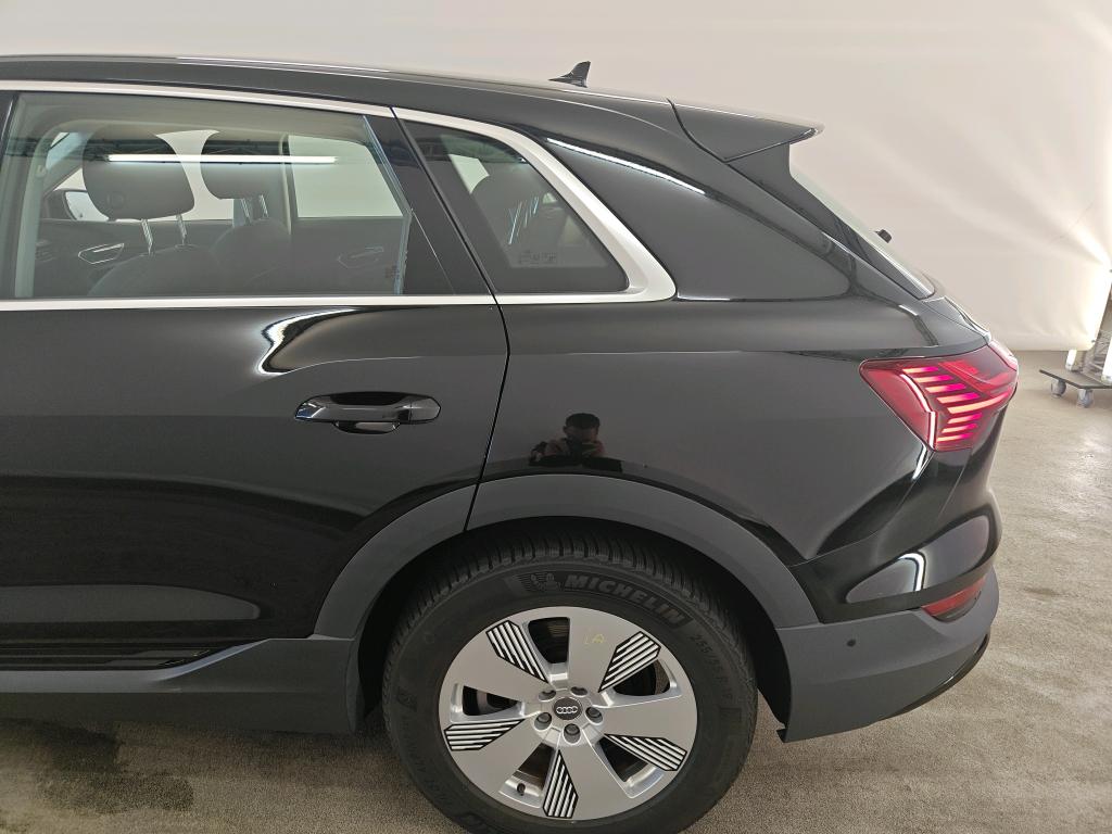 Foto 14 van Audi e-tron