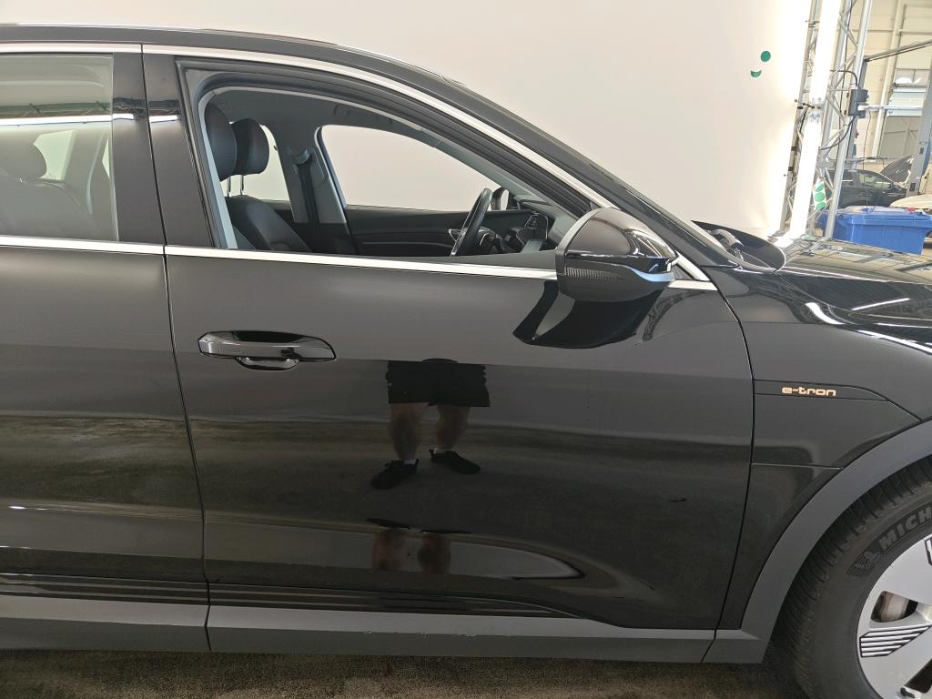 Foto 30 van Audi e-tron