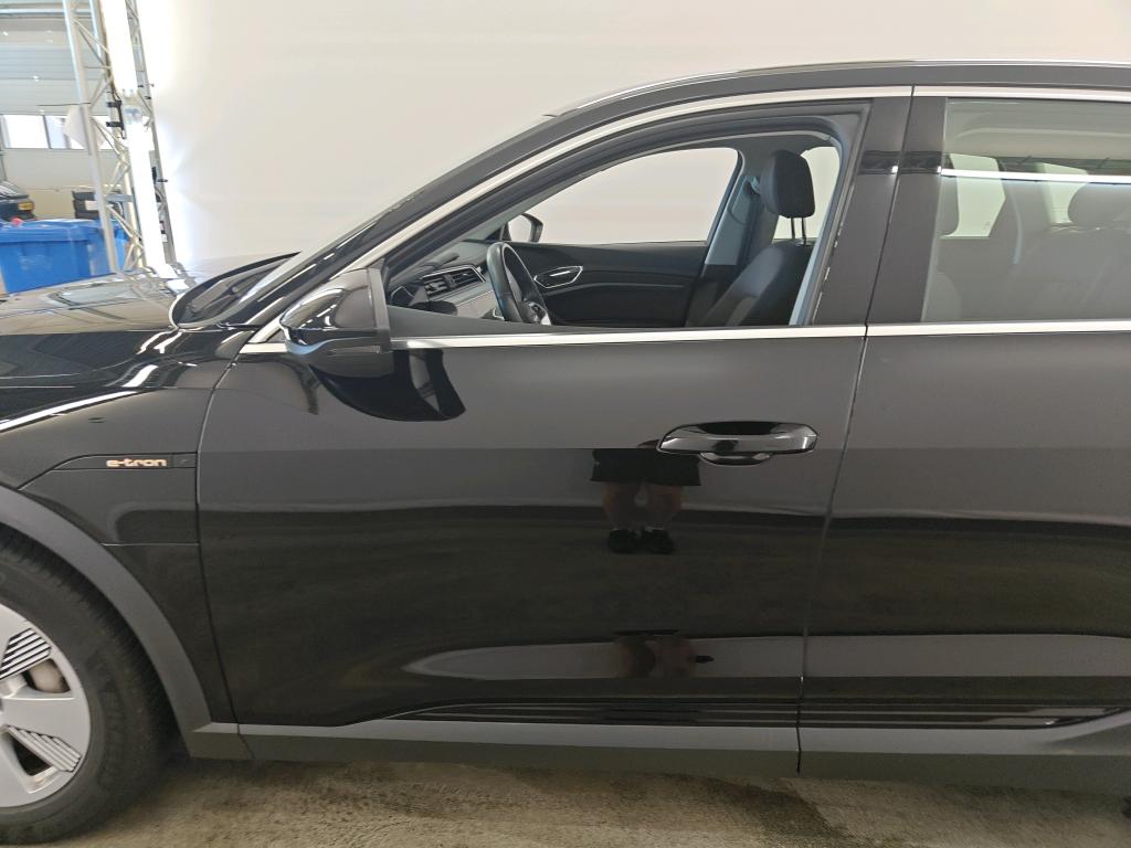 Foto 32 van Audi e-tron