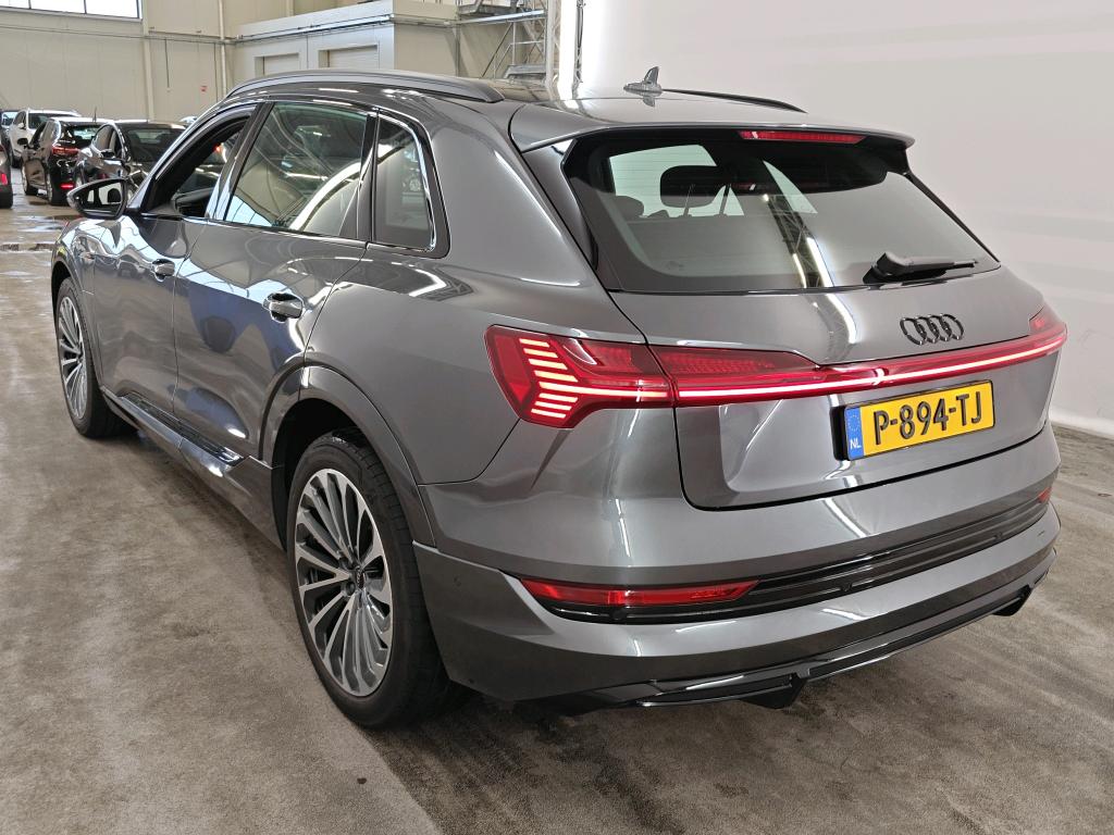 Foto 10 van Audi e-tron
