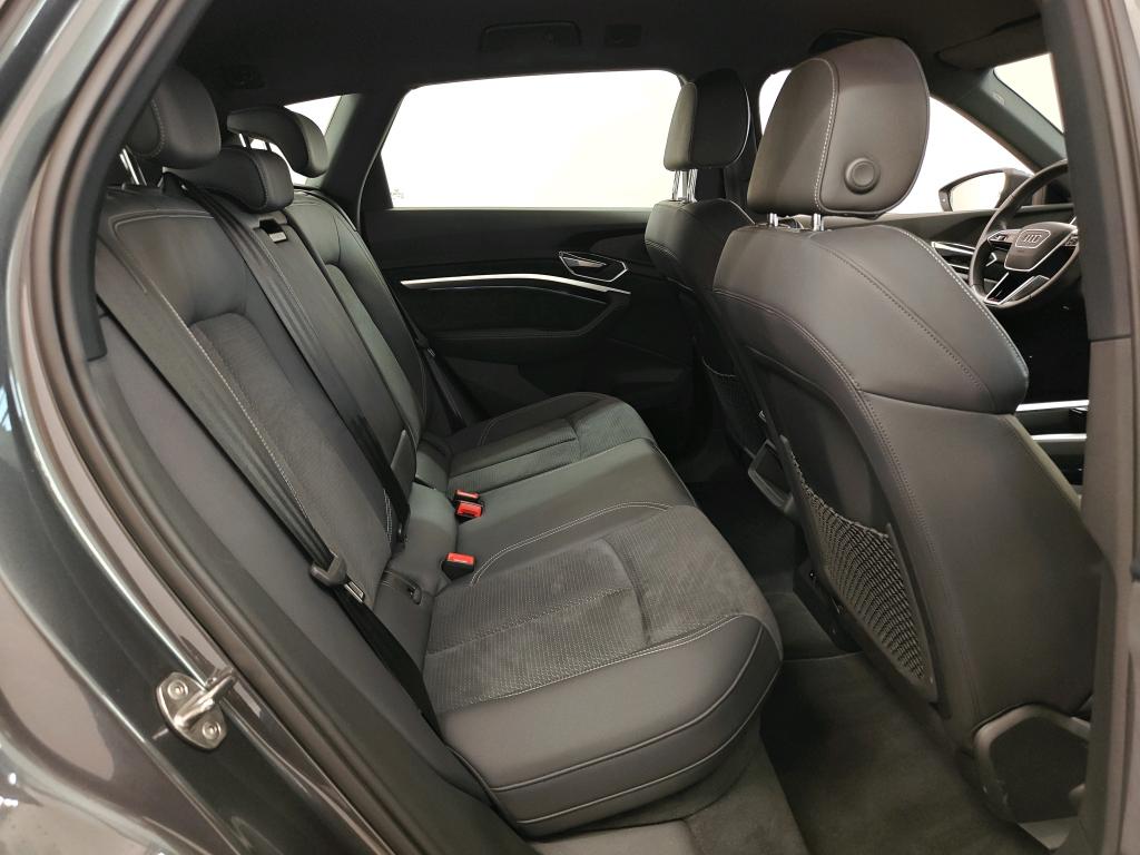 Foto 13 van Audi e-tron