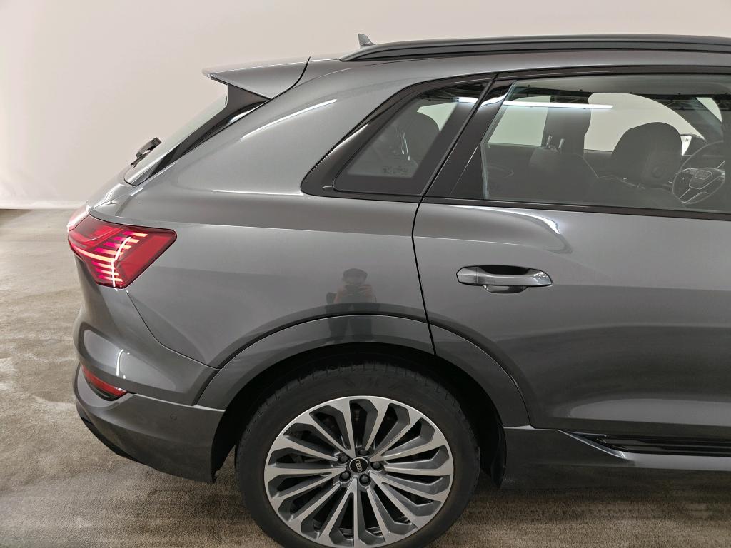 Foto 16 van Audi e-tron