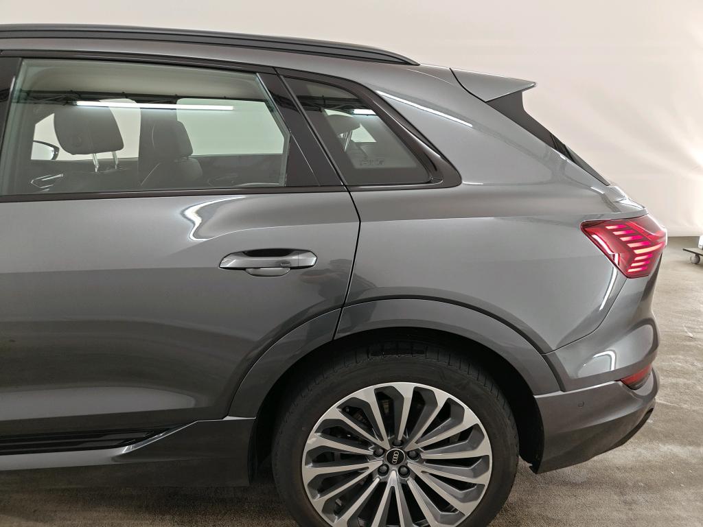 Foto 23 van Audi e-tron