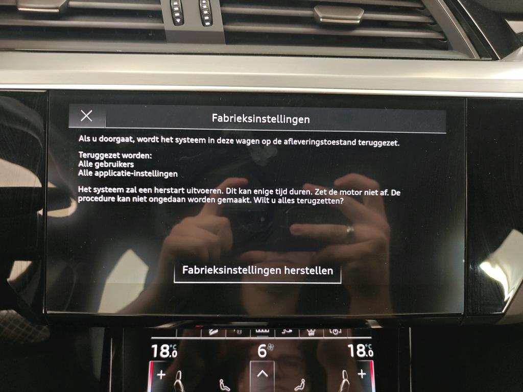 Foto 30 van Audi e-tron