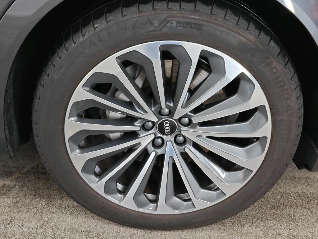Foto 32 van Audi e-tron
