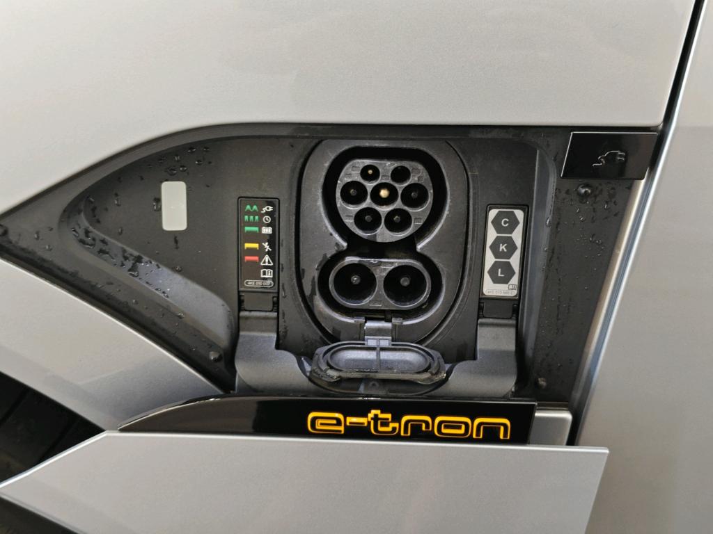 Foto 16 van Audi e-tron
