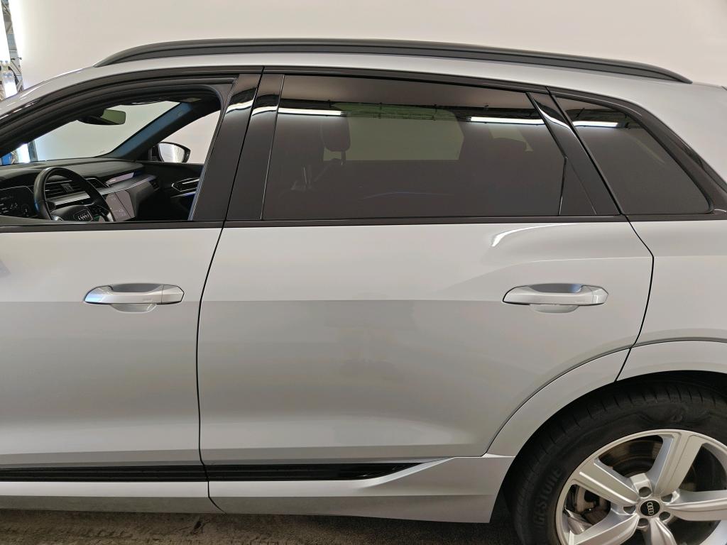 Foto 23 van Audi e-tron